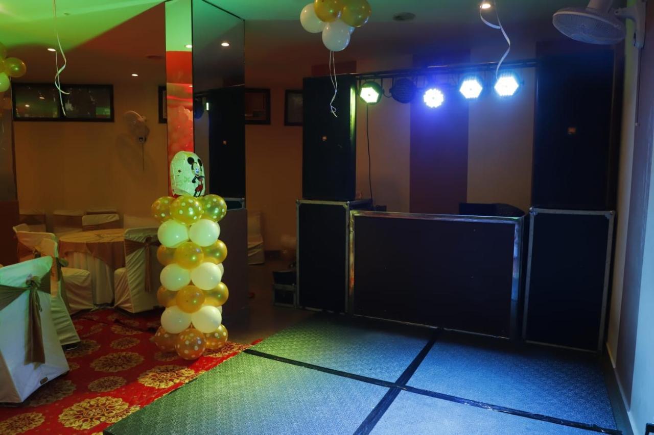 Nikko Blue - Boutique Hotel Gurgaon Ngoại thất bức ảnh