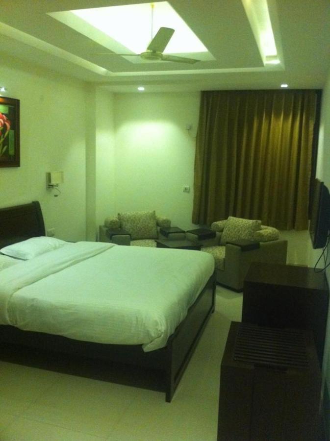 Nikko Blue - Boutique Hotel Gurgaon Ngoại thất bức ảnh