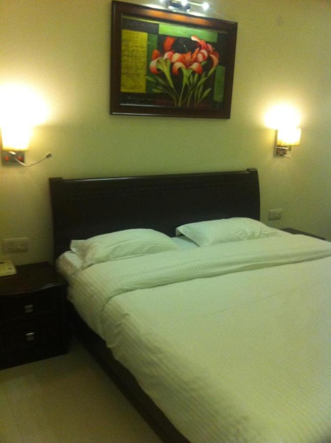 Nikko Blue - Boutique Hotel Gurgaon Ngoại thất bức ảnh