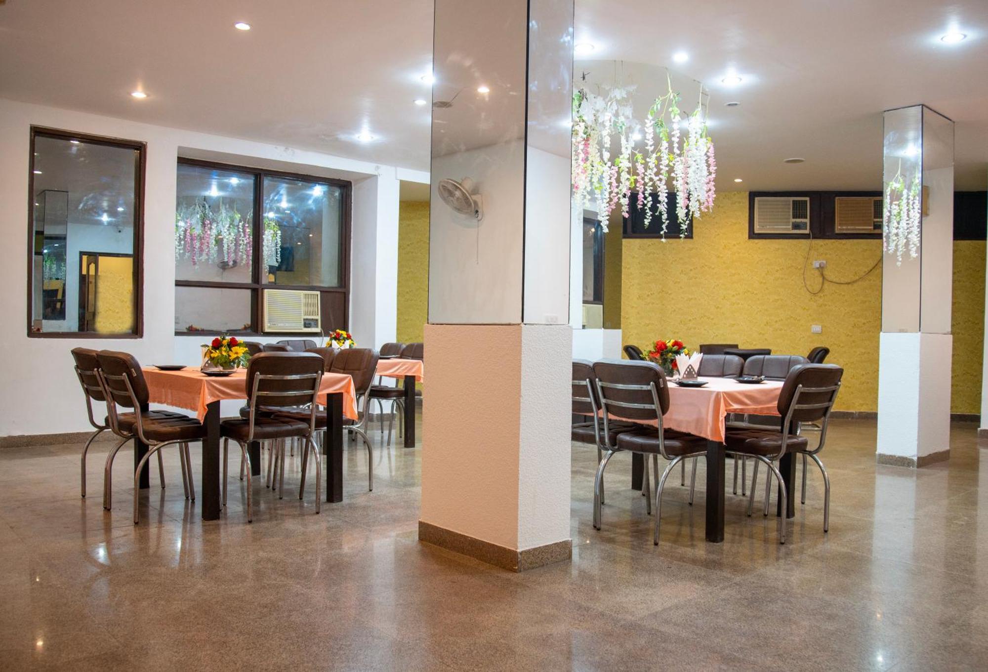 Nikko Blue - Boutique Hotel Gurgaon Ngoại thất bức ảnh