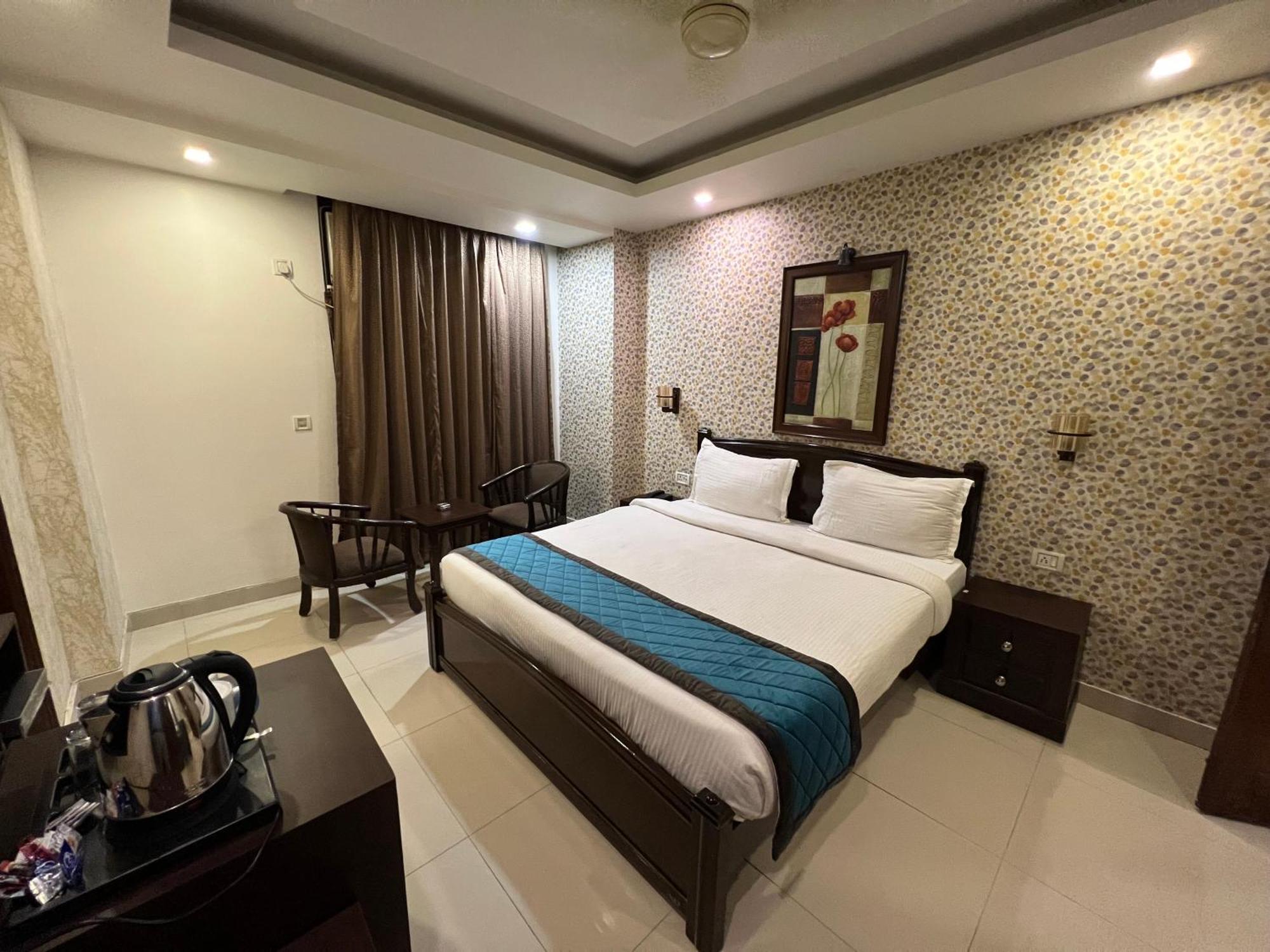 Nikko Blue - Boutique Hotel Gurgaon Ngoại thất bức ảnh