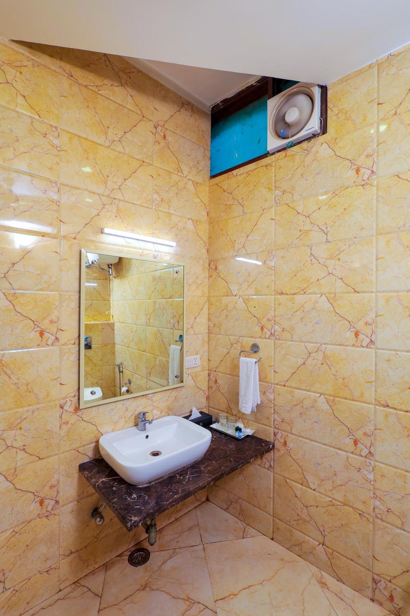 Nikko Blue - Boutique Hotel Gurgaon Ngoại thất bức ảnh