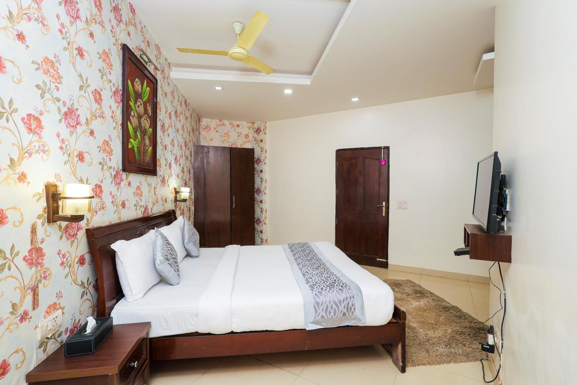 Nikko Blue - Boutique Hotel Gurgaon Ngoại thất bức ảnh