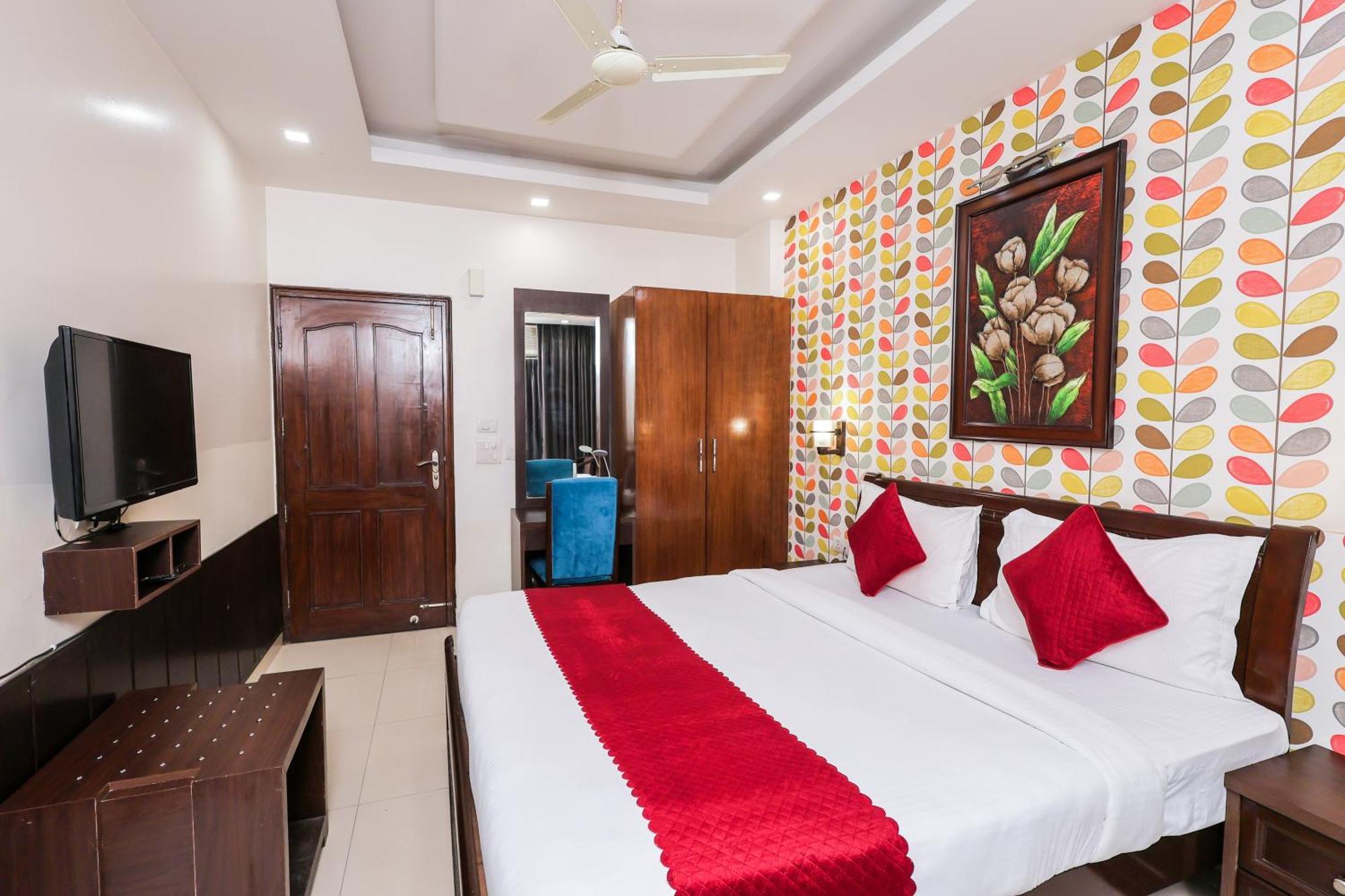 Nikko Blue - Boutique Hotel Gurgaon Ngoại thất bức ảnh